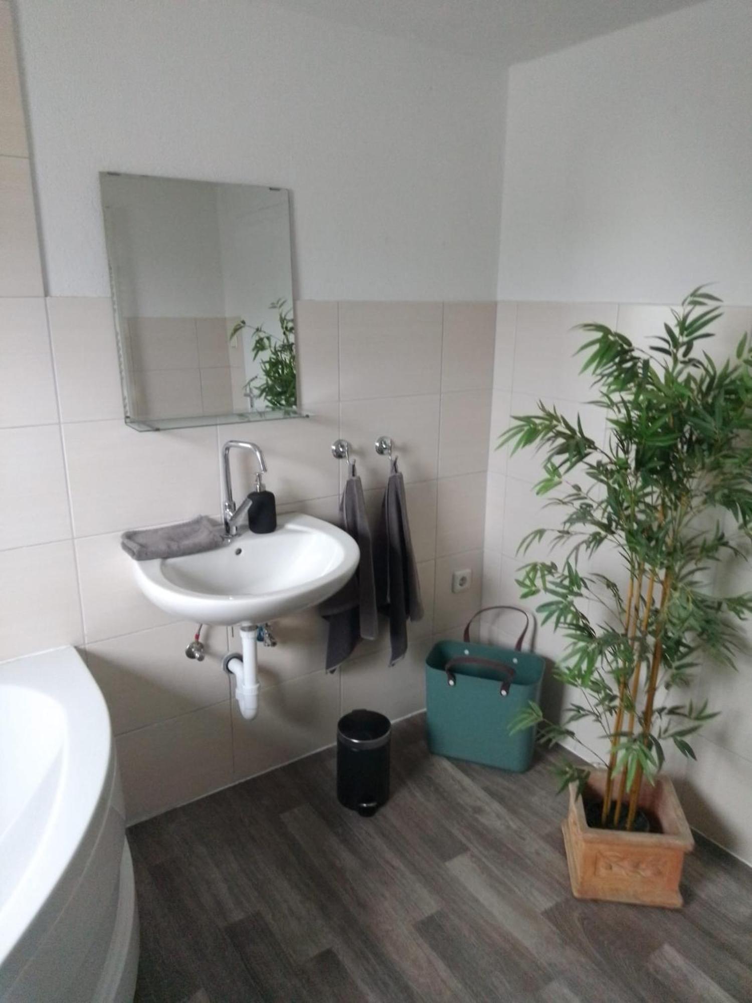 Grosse Private Spa Wellness Ferienwohnung In Koblenz Naehe Zum Rhein Room photo
